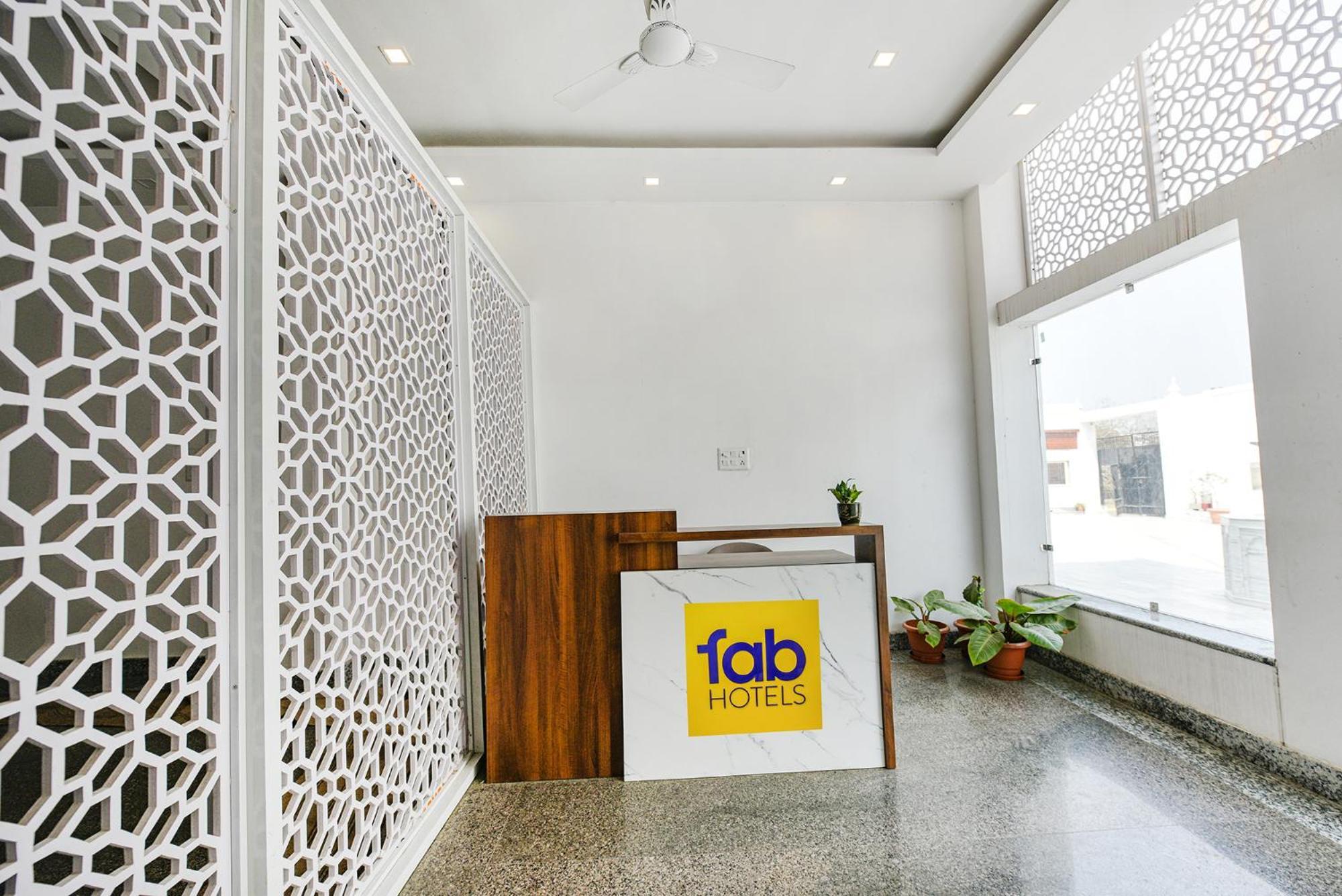 Fabhotel Jaswinder Bhawan Haridwār Exteriör bild