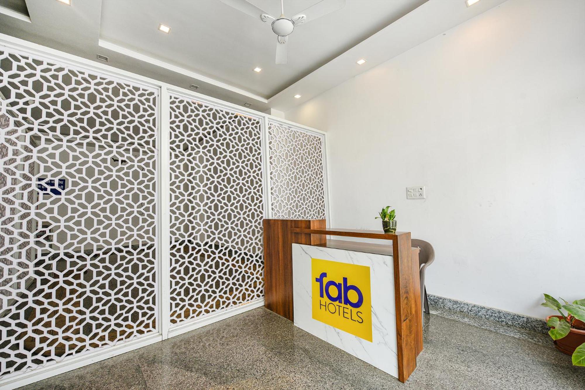 Fabhotel Jaswinder Bhawan Haridwār Exteriör bild